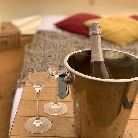 Home Farm Radnage Glamping Bell Tent 2, With Log Burner And Fire Pit Екстериор снимка